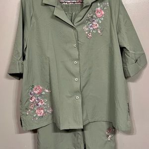 Womens 2 Piece Set By BonWorth. Size PM.